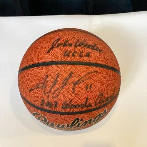 Джон Вуден и Чай Джей Форд Дървени награда, подписан от Rawlings NCAA Баскетбол JSA COA - Баскетболни топки с автографи